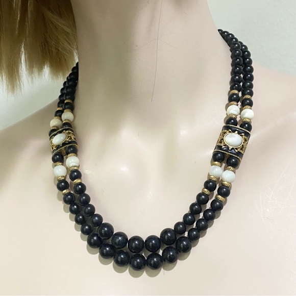 Vintage Signed 1928 2-Strands Black Beads & Cat’s Eye Necklace - Picture 3 of 15